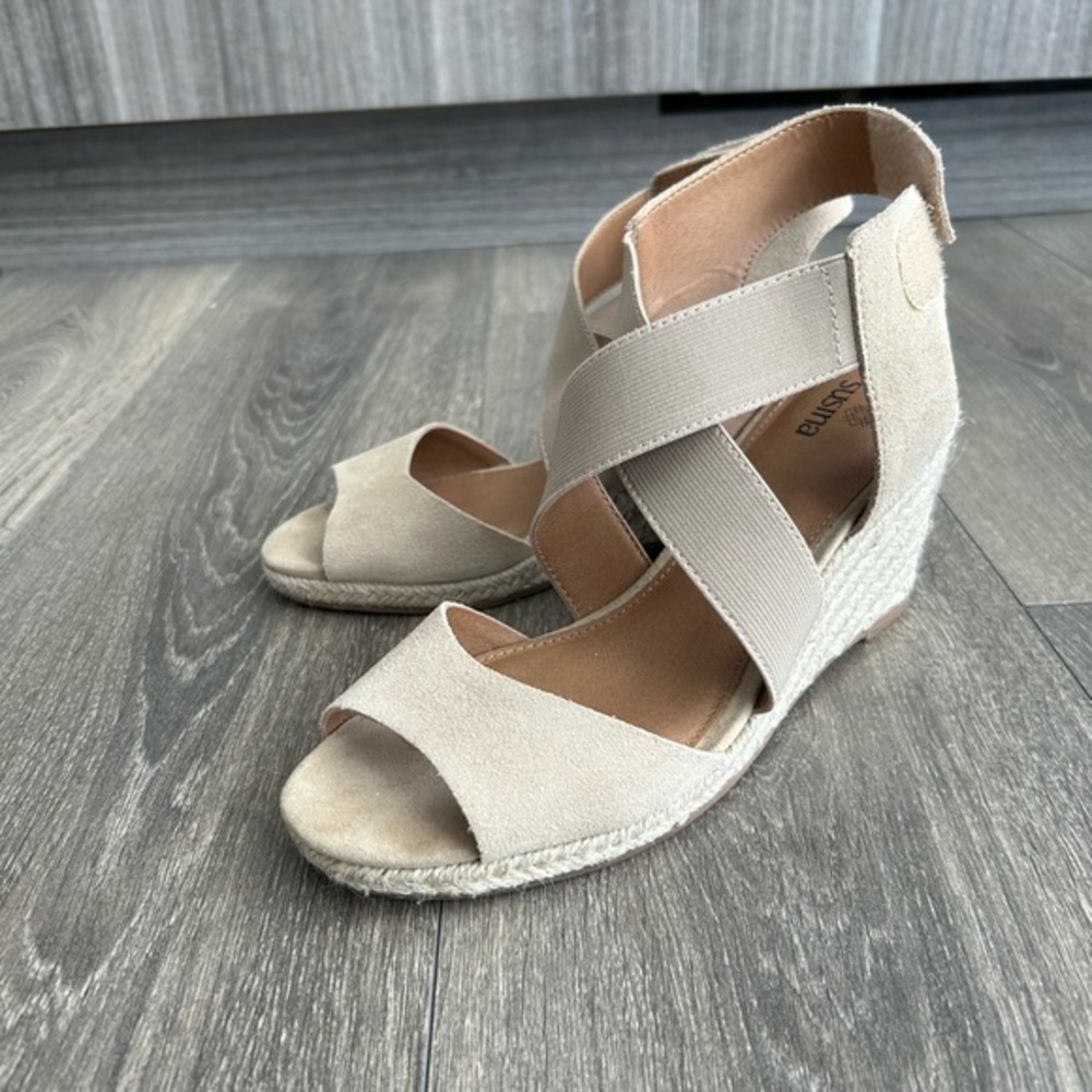 Susina wedge platform espadrilles sandals with velcro closure in beige- size 8